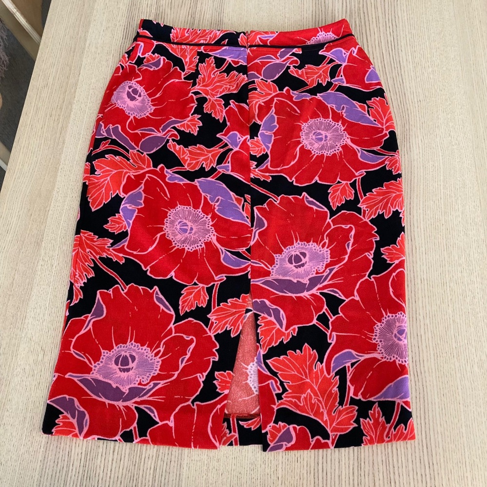 Who What Wear Pencil Skirt Womens 2 Red Poppy Floral Print Knee Length Back Slit - Picture 3 of 7
